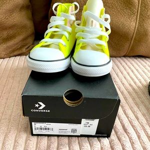 Kids converse